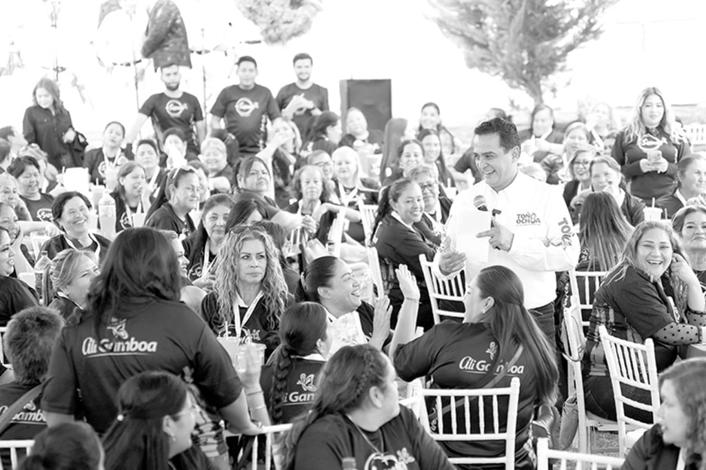 Apoyo. Las asistentes expresaron su convicción hacia el proyecto del aspirante a la presidencia municipal.