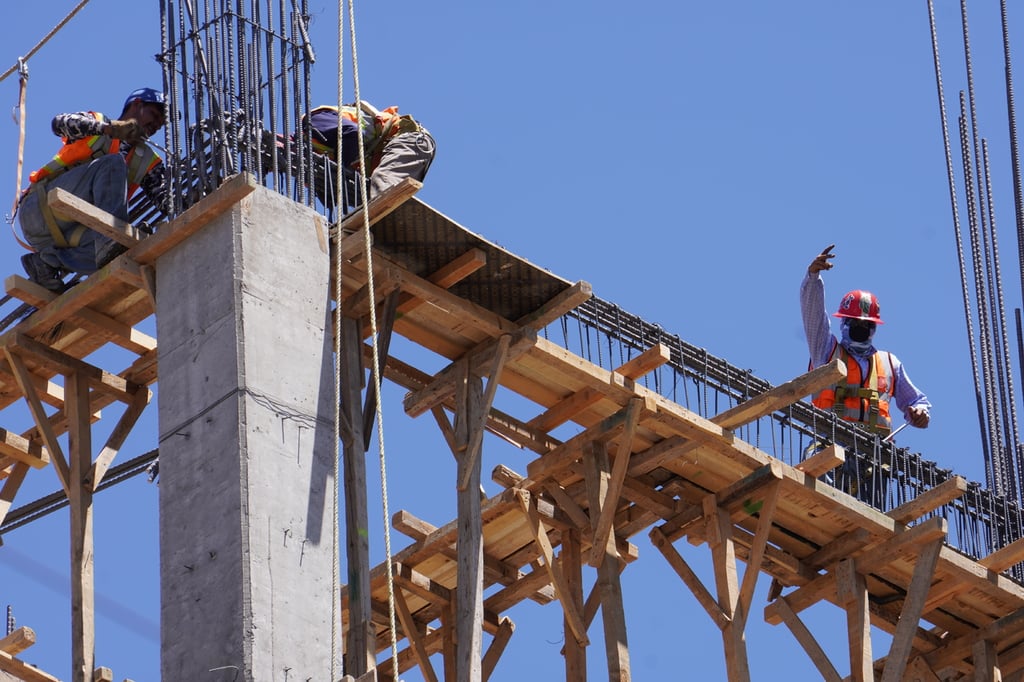 Industria. Tres de los cuatro sectores industriales refejaron números negativos, solo la construcción con números positivos.