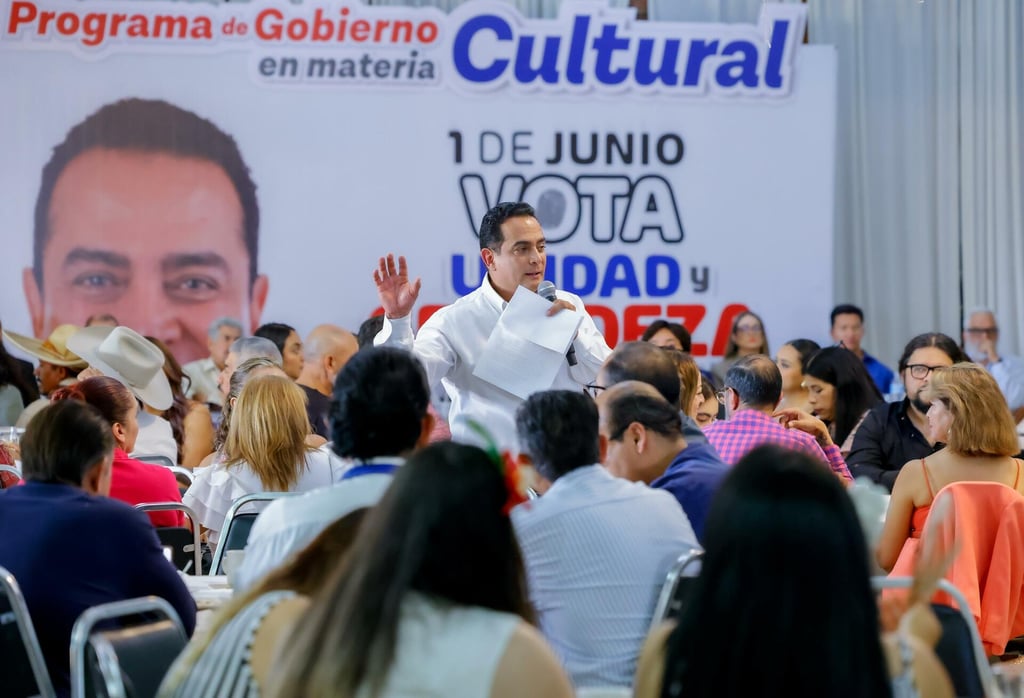 Se reúne Toño Ochoa con más de 400 artistas duranguenses