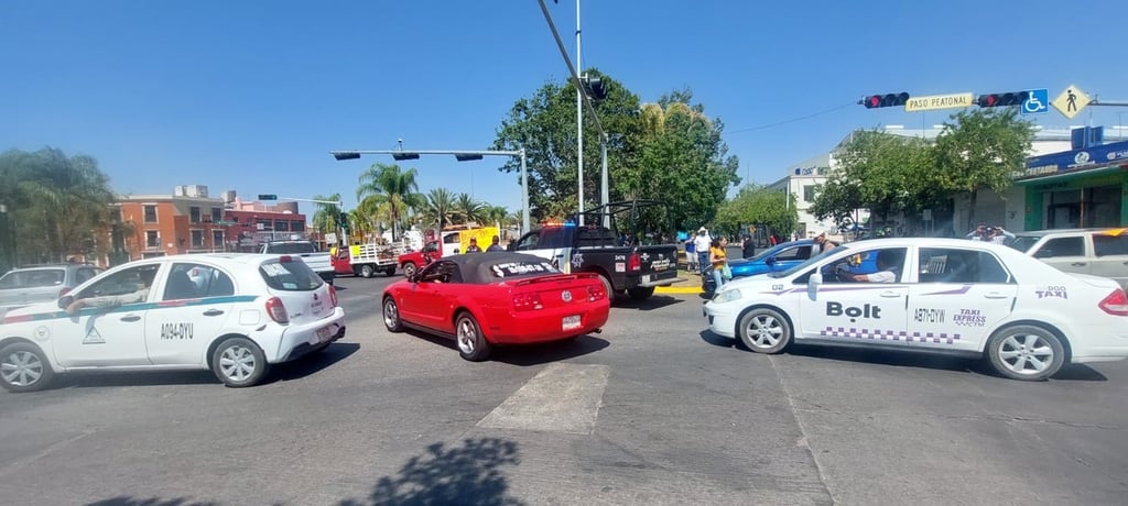 Cierre. El bloqueo que hicieron los comerciantes del bulevar Dolores del Río concluyó antes de las tres de la tarde, pero, hasta donde se sabe, no hubo respuesta por lo que el lunes puede repetirse.