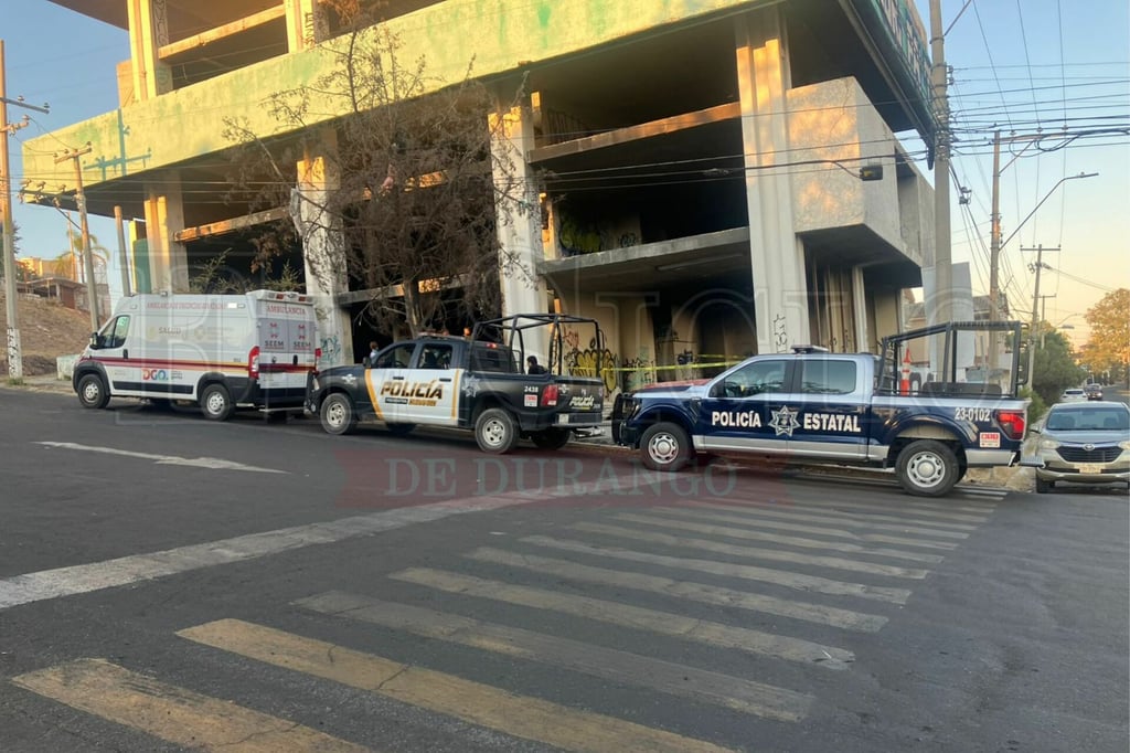 Fallece adulto mayor frente a edificio abandonado sobre avenida Universidad