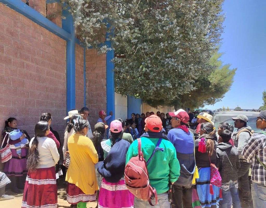 Padres cierran secundaria en La Guajolota, Mezquital