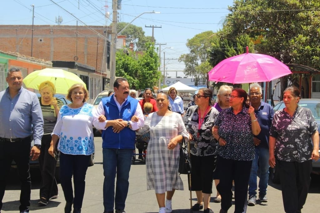 Obras. Los trabajos de pavimentación continúan avanzando en el municipio de Durango.