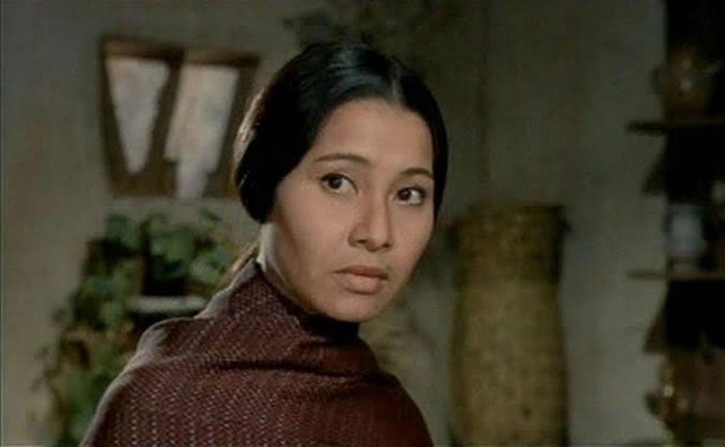 Leyenda. Tras el fallecimiento de varias y varios colegas, Aurora se convirtió en una de las sobrevivientes de la Época de Oro del Cine Mexicano y de Hollywood. 