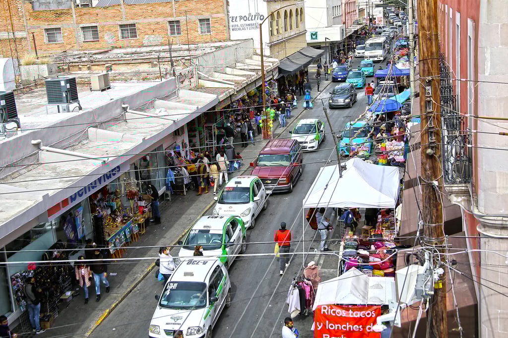 Problemática. En la Zona Centro de la cuidad ya se han registrado problemas por la proliferación de comerciantes ambulantes, ante la difícil situación económica. 