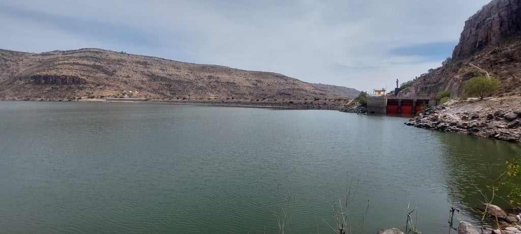 Nivel. Poco a poco, las presas en el estado de Durango van bajando su capacidad; ya una está al 18%; otra, al 25%.