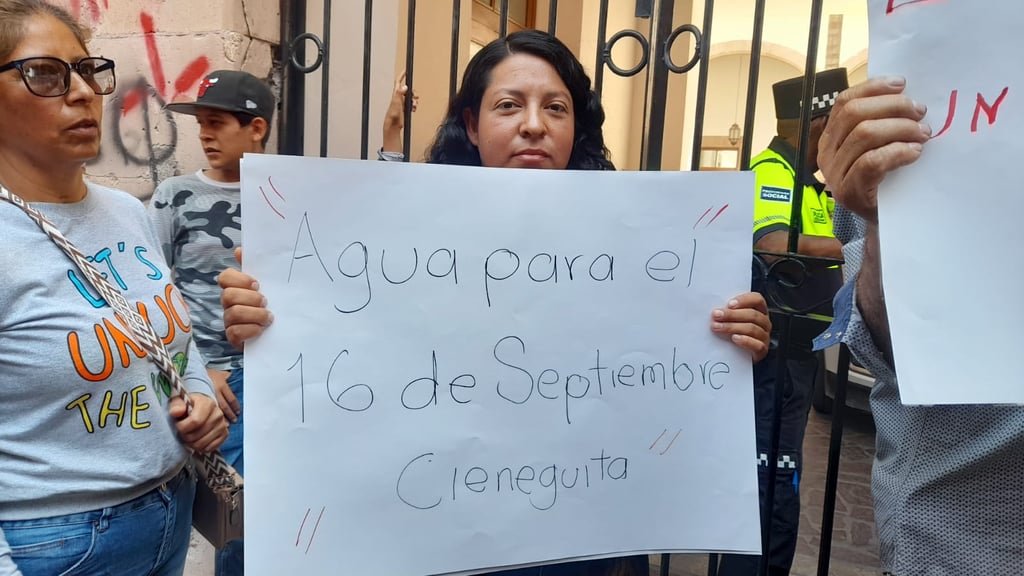No tienen agua ni para lavar los trastes en la localidad 16 de Septiembre de Durango; reclaman habitantes