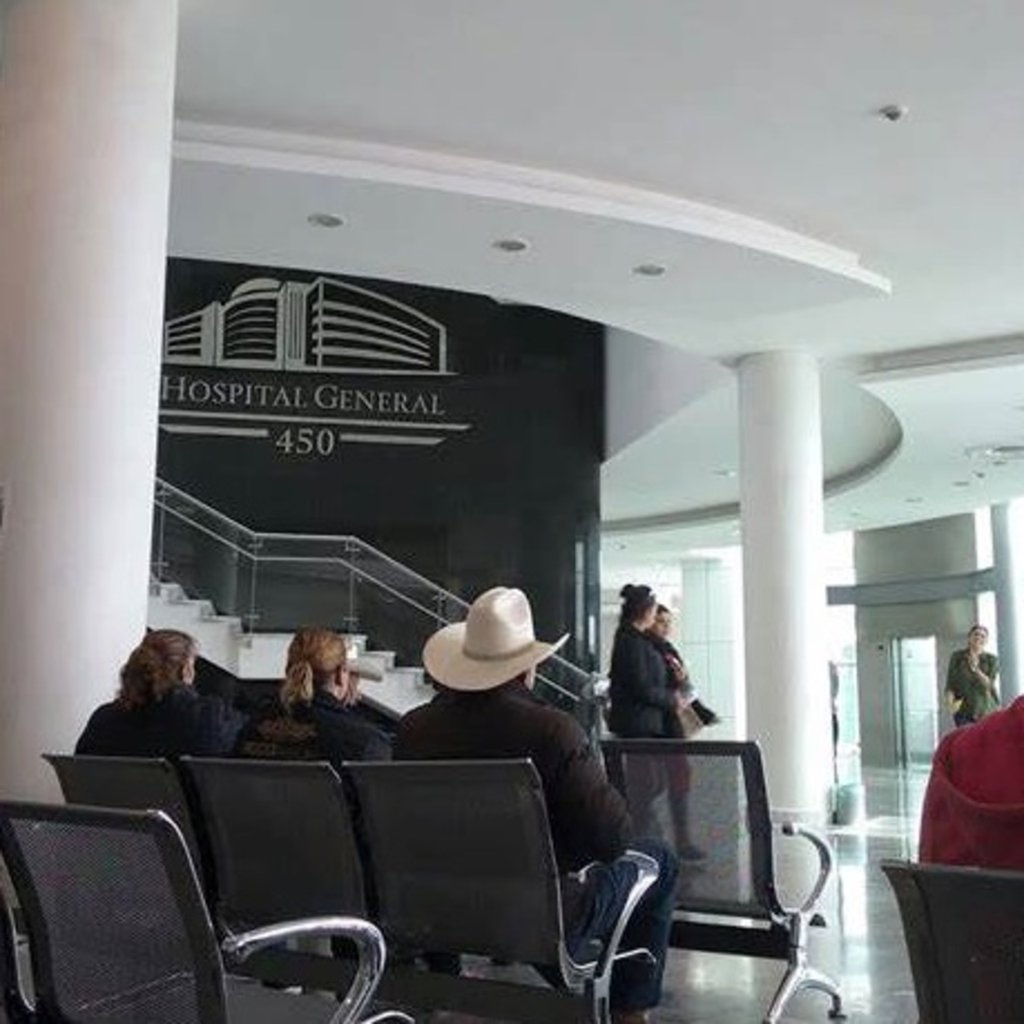 Tiempo. La larga espera no es solo para los adultos mayores; también personas de diferentes edades sufren por lo mismo.