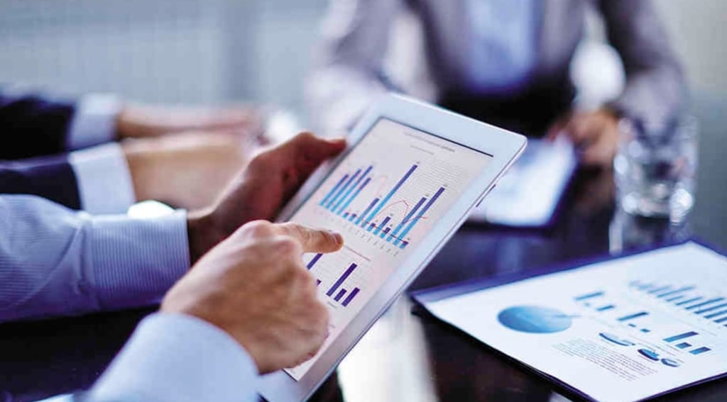 Déficit. Existe mucha gente en bolsa de trabajo, pero sin habilidades tecnológicas.