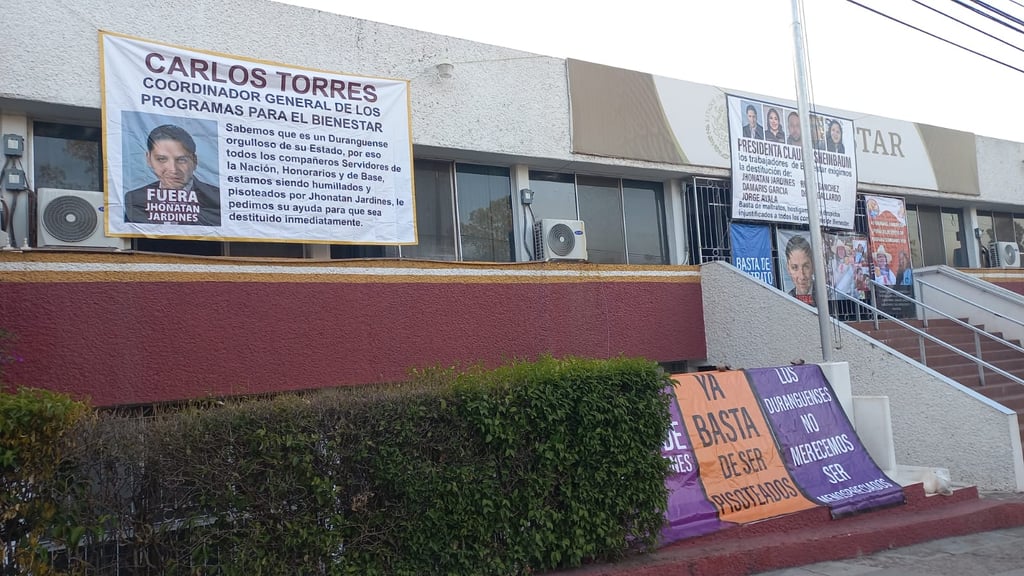 Cierran trabajadores oficinas de Bienestar
