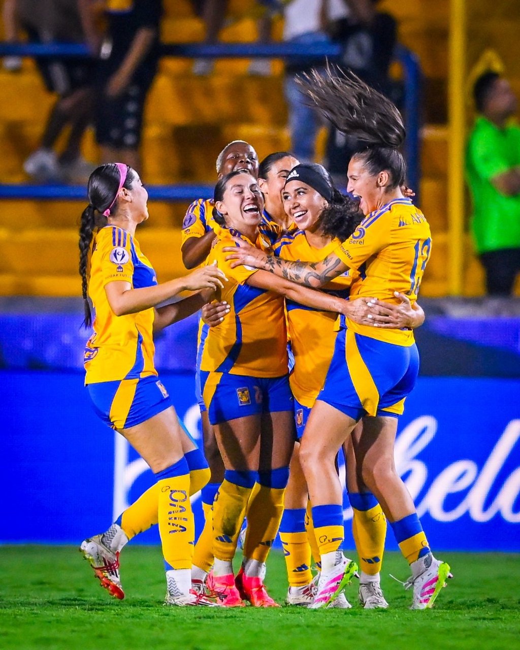 Pioneras. El equipo que conquiste la ansiada presea será coronado como el monarca inaugural de la competencia.