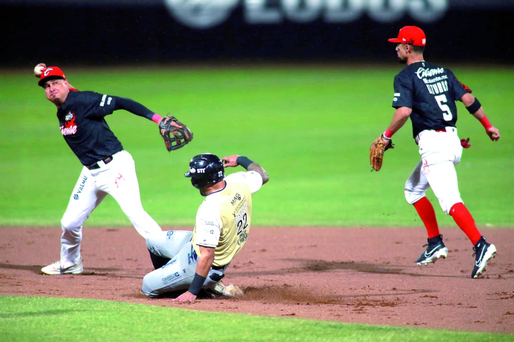 Batalla. En un auténtico partidazo, la novena de Caliente de Durango se quedó cerca de la gran remontada.