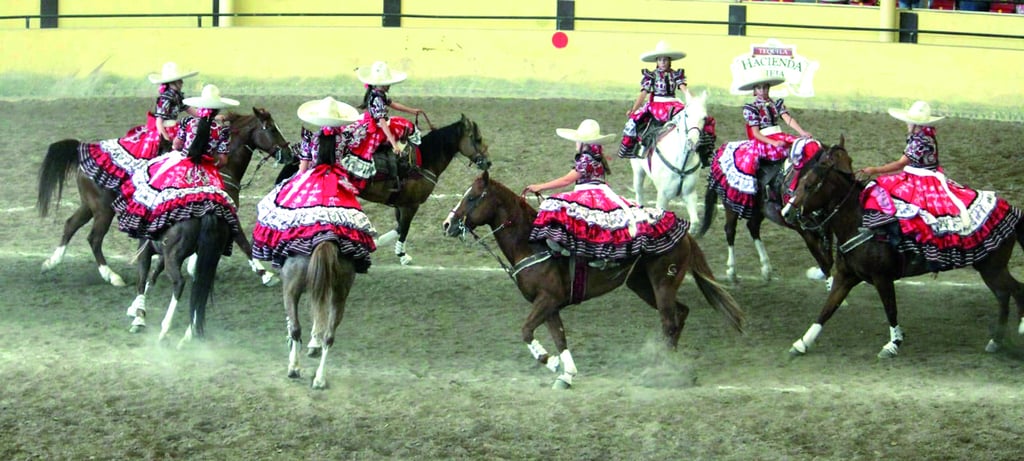Exhibición. Con una puntuación de 283.00 puntos, las alacrancitas se colocaron en el segundo lugar del podio.