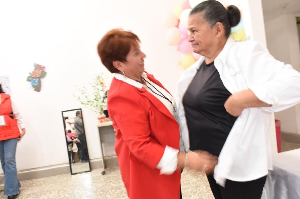 Una prótesis artesanal contribuye a mejorar la autoestima y el estado emocional de las mujeres que han enfrentado esta enfermedad.