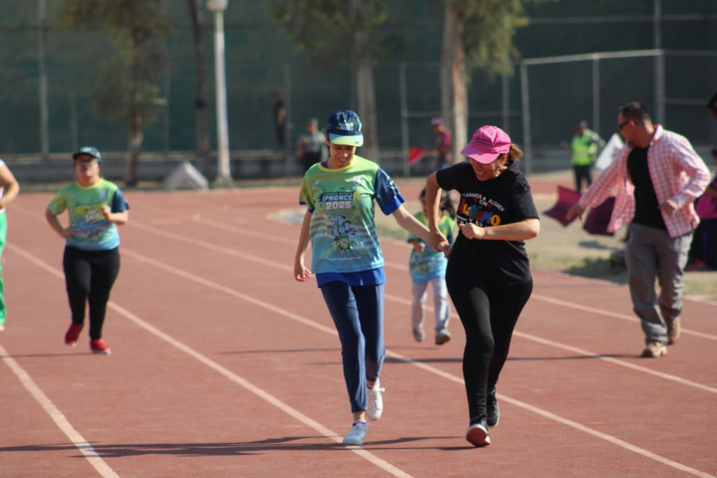 Divertida. La Carrera IPN Once K Infantil tuvo diversión de principio a fin, este sábado en el Instituto Estatal del Deporte.