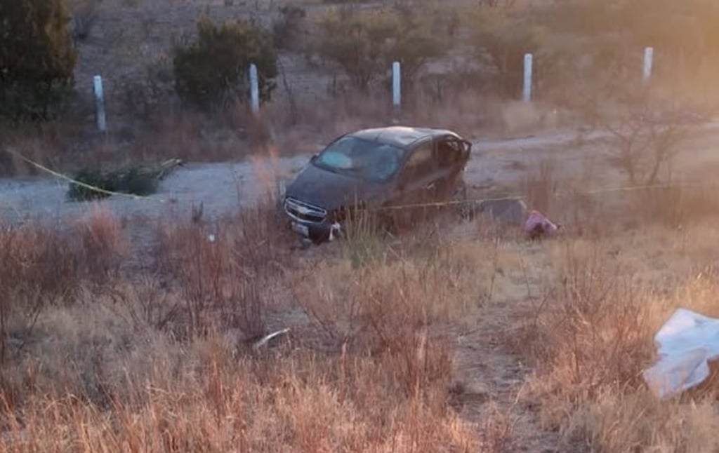 Deceso. Una mujer de 64 años de edad perdió la vida en una volcadura del carro que manejaba su hijo por la carretera Panamericana.
