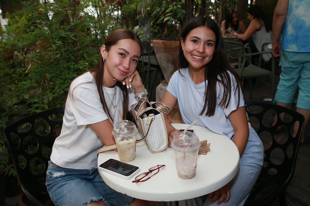 En el café