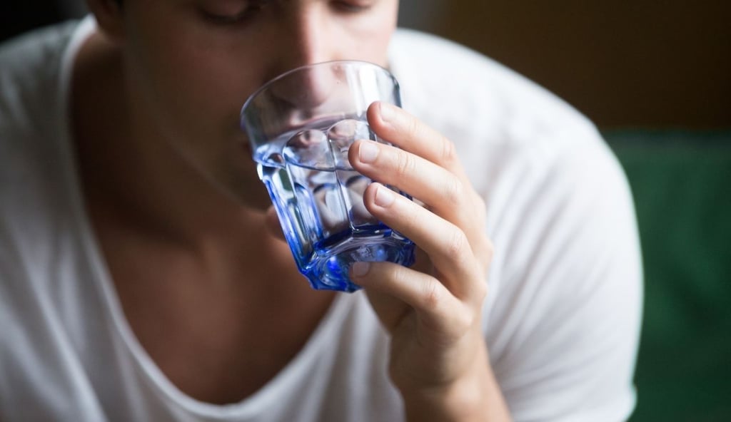Efectos. Según especialistas en salud, el suero oral no está diseñado para consumirse como bebida de uso diario.
