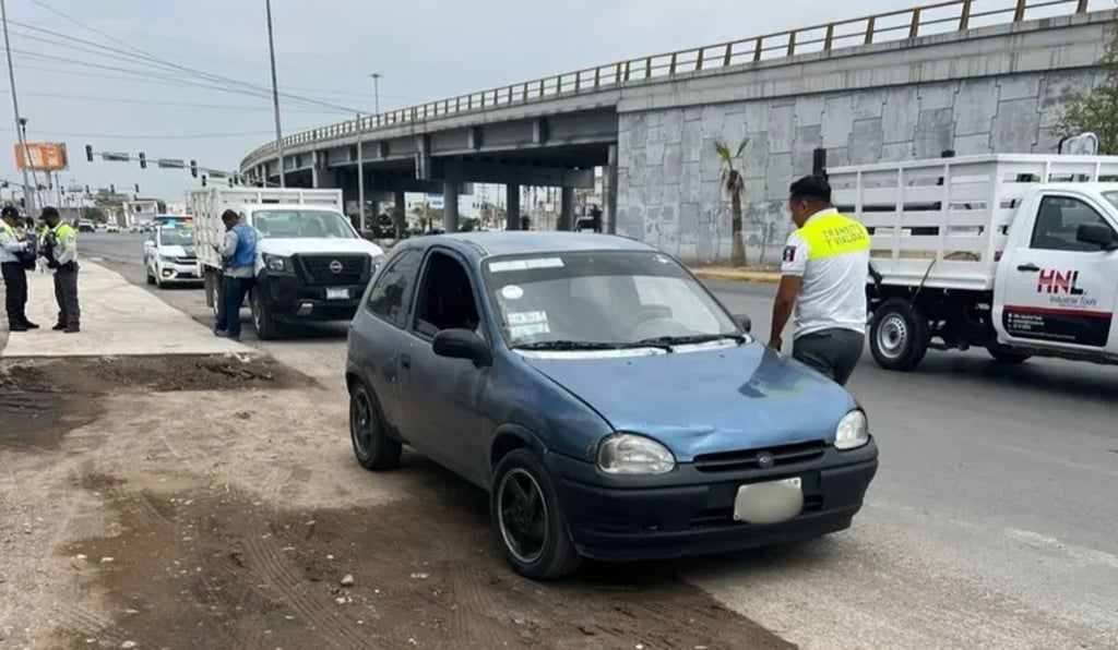 Accidente. Un choque por alcance movilizó a cuerpos de auxilio en el bulevar Ejército Mexicano.