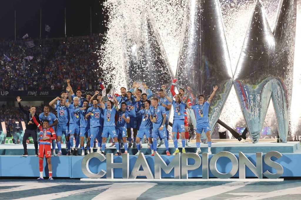 Campeón. El Cruz Azul goleó por 5-0 al Vancouver Whitecaps canadiense para ganar el título de la Copa de campeones de la Concacaf, su séptimo título en el torneo.
