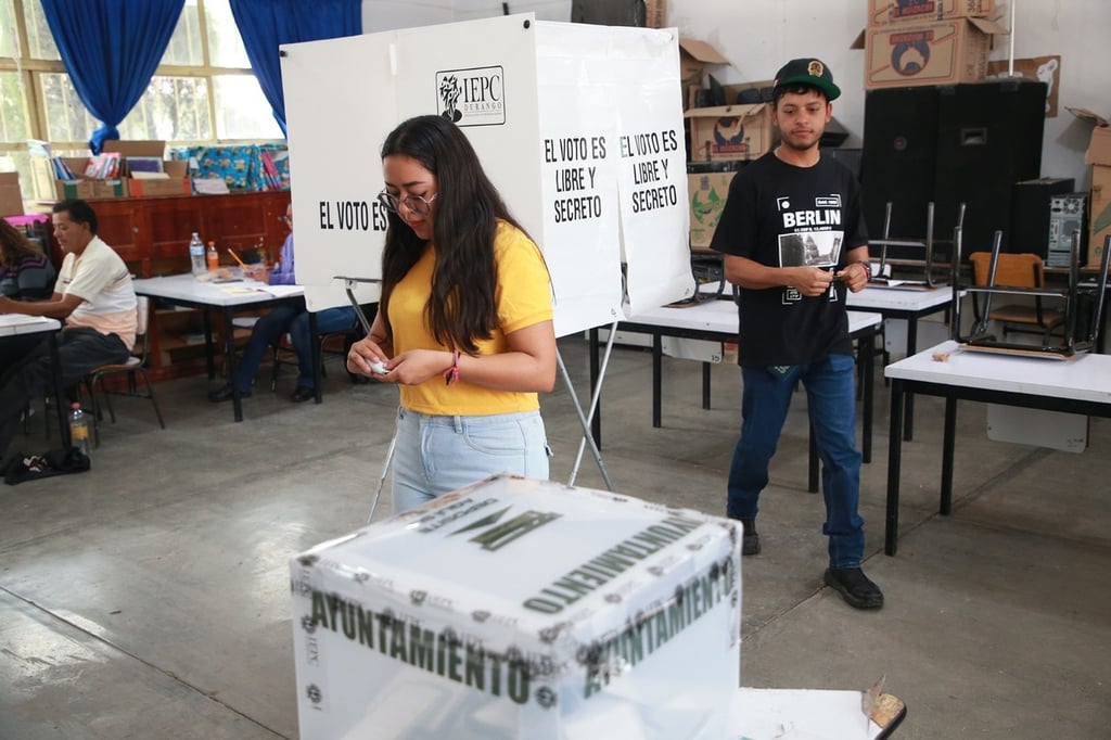 Votación. La jornada electoral se distinguió por la tranquilidad que se vivió desde las 8:00 de la mañana a las 6:00 de la tarde que cerraron las casillas.