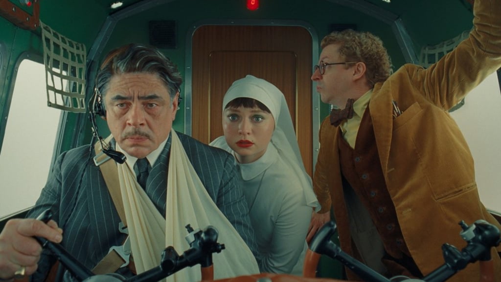 Coral. Anderson presenta a un cast de lujo para esta nueva cinta, con nombres como Tom Hanks, Scarlett Johansson o Bill Murray.