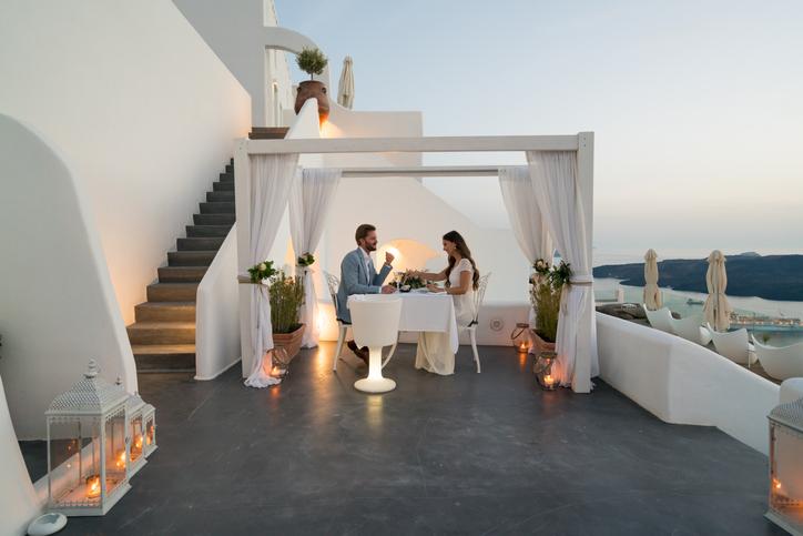 Ideas de cómo sorprender a tu pareja en un hotel