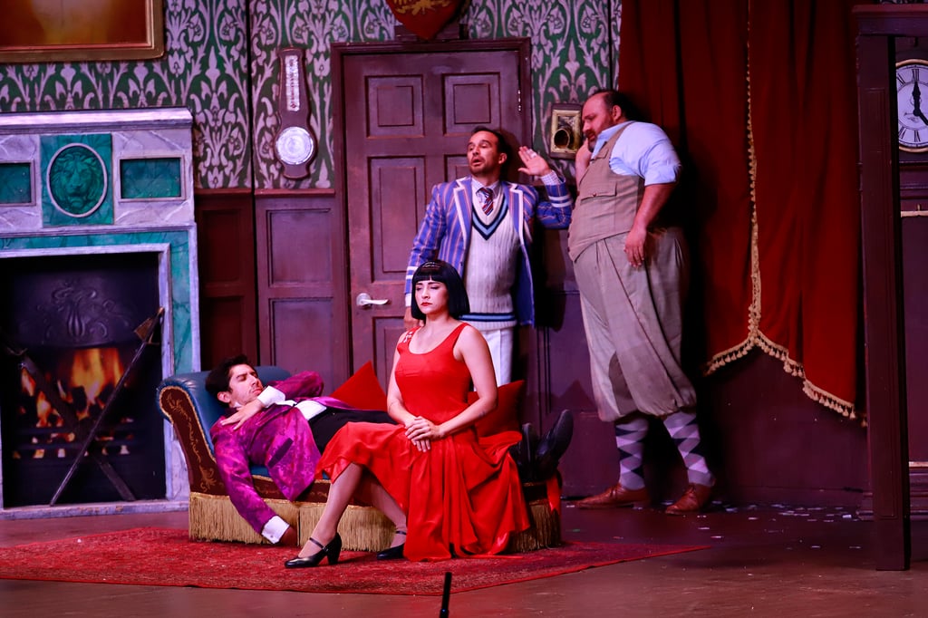 'La obra que sale mal' conquista el teatro Ricardo Castro con errores