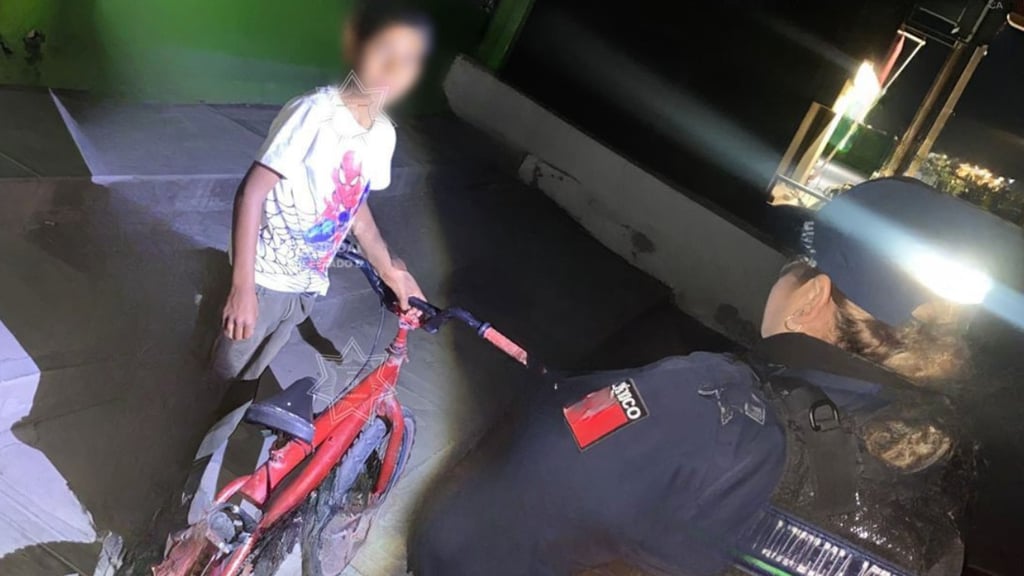 Niño buscaba a sus padres esta madrugada; iba en bicicleta