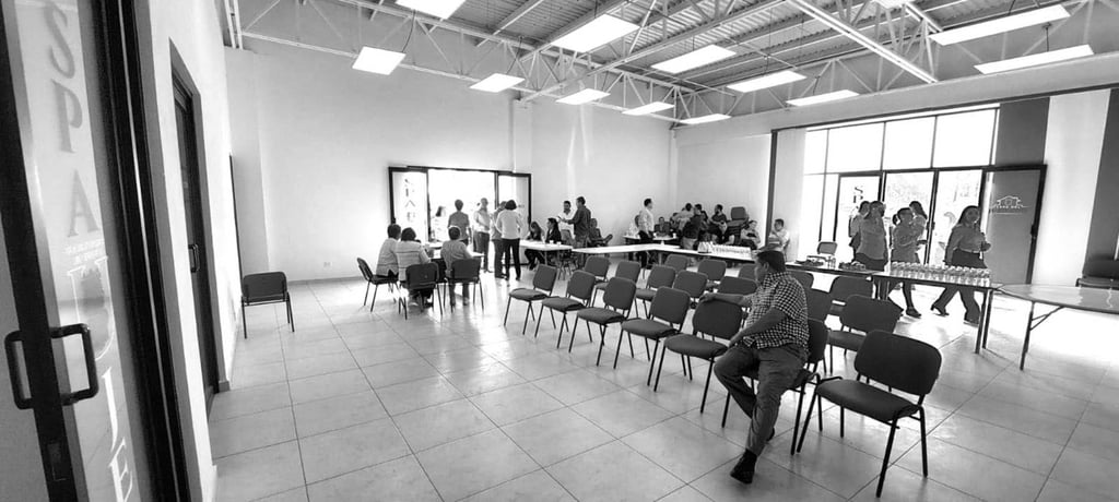 Proceso. Por ser candidato único necesitaba solo un voto, pero la participación de docentes a sufragar fue amplia.
