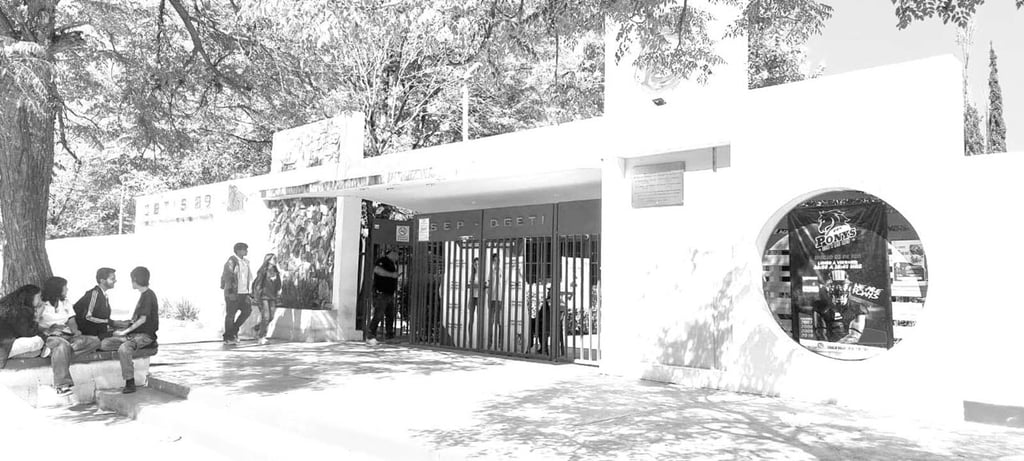 Cierre. Padres de familia cerraron el plantel a las 7:00 de la mañana, pero lo abrieron antes de las nueve.