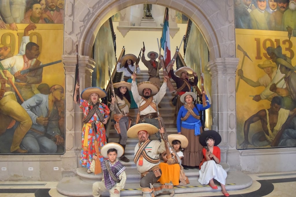 Actividades. La jornada contó con una charla del historiador Esbardo Carreño Díaz, quien compartió con alumnas y alumnos de escuelas invitadas detalles sobre la vida de Doroteo Arango Arámbula.