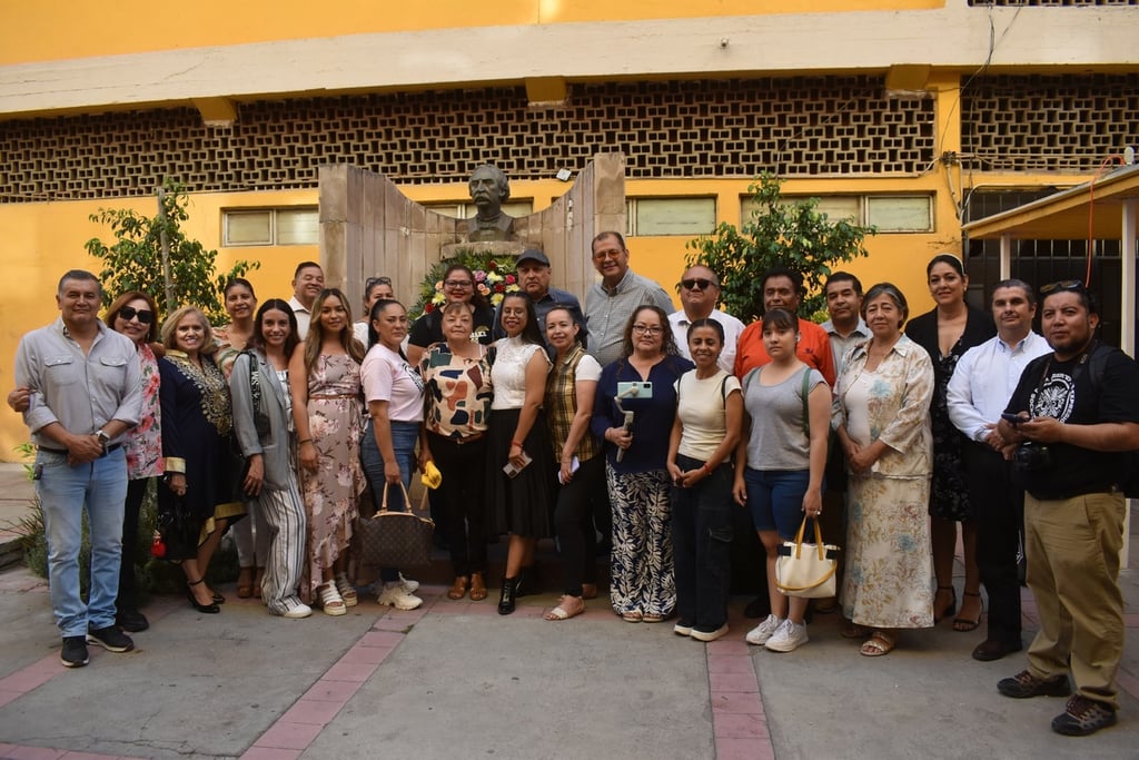 Encuentro. Periodistas de diferentes medios de información se reunieron para honrar la memoria de Francisco Zarco.