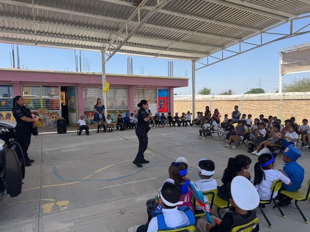 Entorno. El evento se desarrolló en un ambiente de alegría y aprendizaje, con dinámicas adecuadas a la edad de los alumnos, quienes mostraron gran interés y participación.
