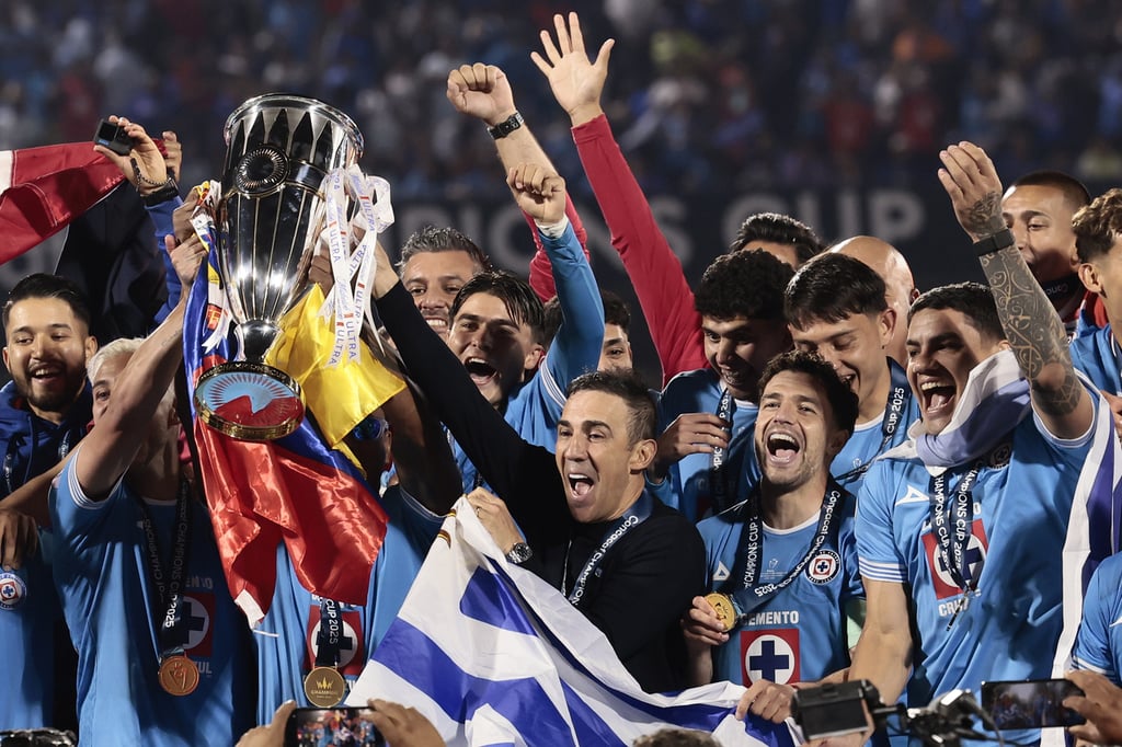 Cese. Cruz Azul ha oficializado la salida del DT, cerrando una etapa que, aunque breve, estuvo marcada por logros significativos.