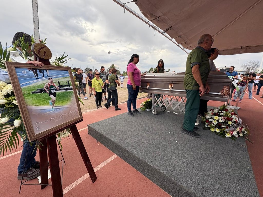 Luto. El último adiós tuvo lugar en la pista del IED, donde familiares, amigos y autoridades lo despidieron con respeto y lágrimas.