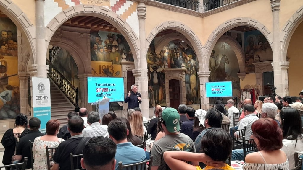 Conferencia. En el marco del Día de la Libertad de Expresión, se presentó la conferencia 'Libertad en Juego' de Luis Cárdenas.