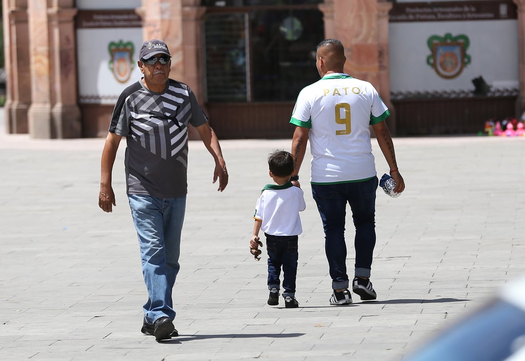 Celebración. Aunque ha incrementado la cultura de festejar a los papás, sigue siendo menor que la celebración a las madres.