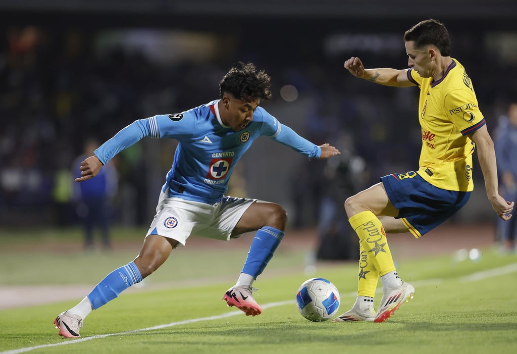 Oportunidades. Amaury no es una pieza indiscutible en Cruz Azul, pero sí suele ser un jugador que entra de cambio o llega a ser titular uno que otro juego.