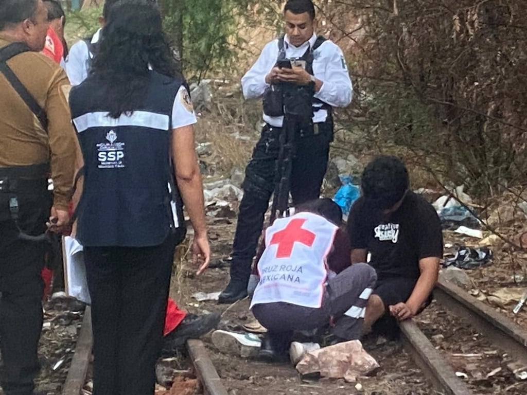 Detalles. Un joven de 17 años de edad se lanzó de un puente para autolesionarse.