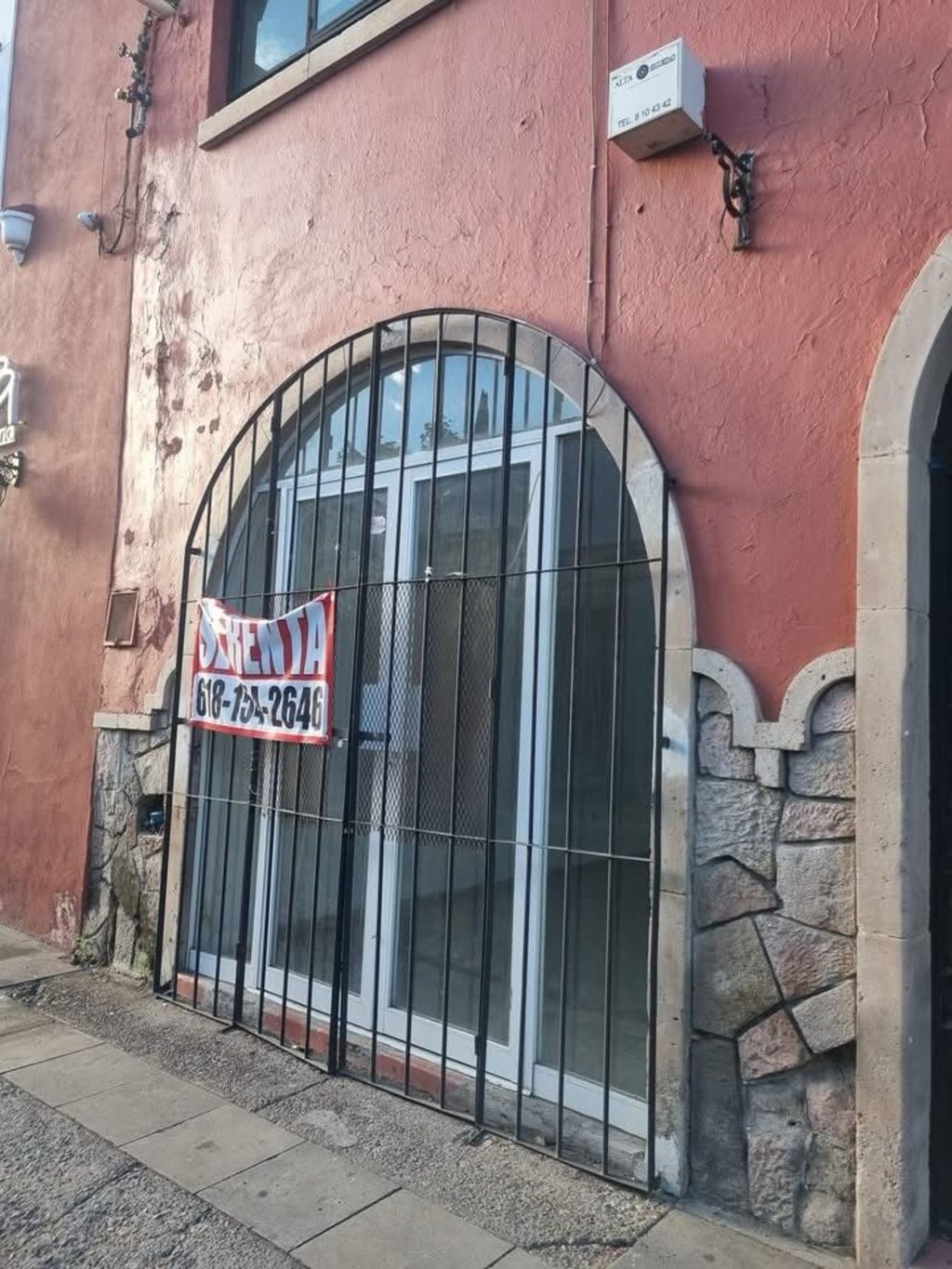 Cerrado. Un negocio ubicado en la calle 5 de Febrero con venta de productos varios, cerró sus puertas.











