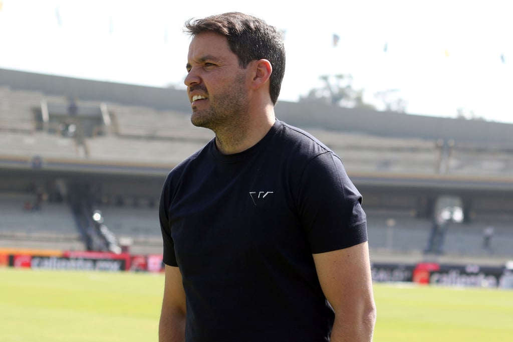 Banquillo. Nicolás Larcamón, estratega que estuvo la temporada pasada con los Rayos del Necaxa, será quien sustituya a Vicente Sánchez en el banquillo cementero. 