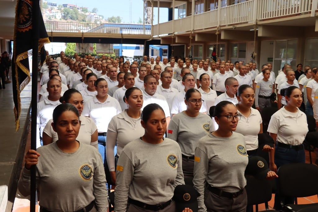 Acción. Capacitan a cadetes de la Policía Estatal sobre su responsabilidad en su profesión
