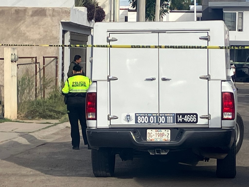 Deceso. Un hombre de la tercera edad fue encontrado sin vida al interior de su domicilio; se hallaba en estado de descomposición.