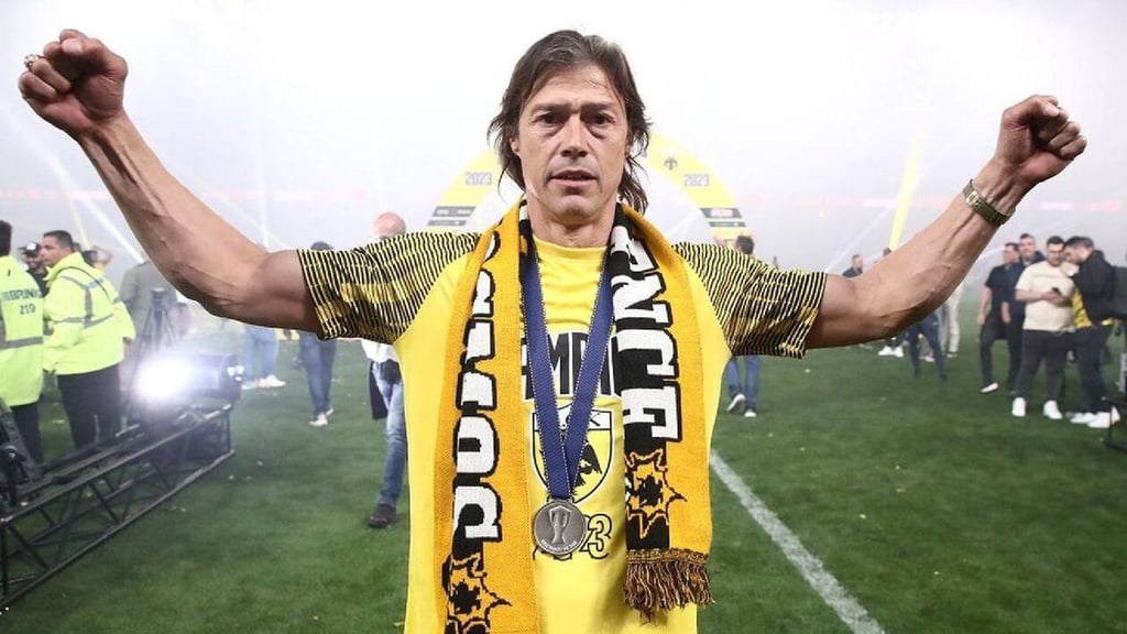 Dato. El estratega argentino llega tras un paso destacado en el AEK Atenas, en donde consiguió el doblete de liga y copa.