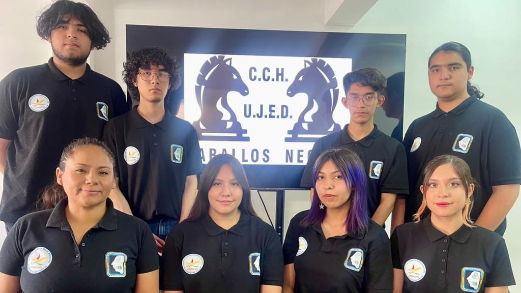 Caballos Negros del CCH-UJED se presentan en Puebla para los Nacionales de Ajedrez 2025