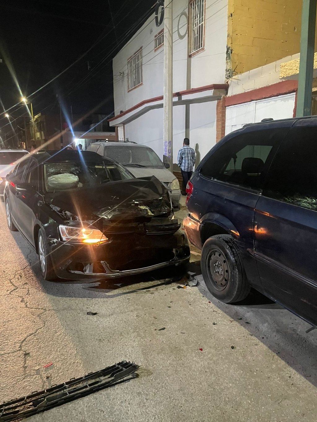 Situación. Se registró un choque en donde cinco vehículos se vieron afectados en la colonia Fidel Velázquez de la ciudad de Gómez Palacio.