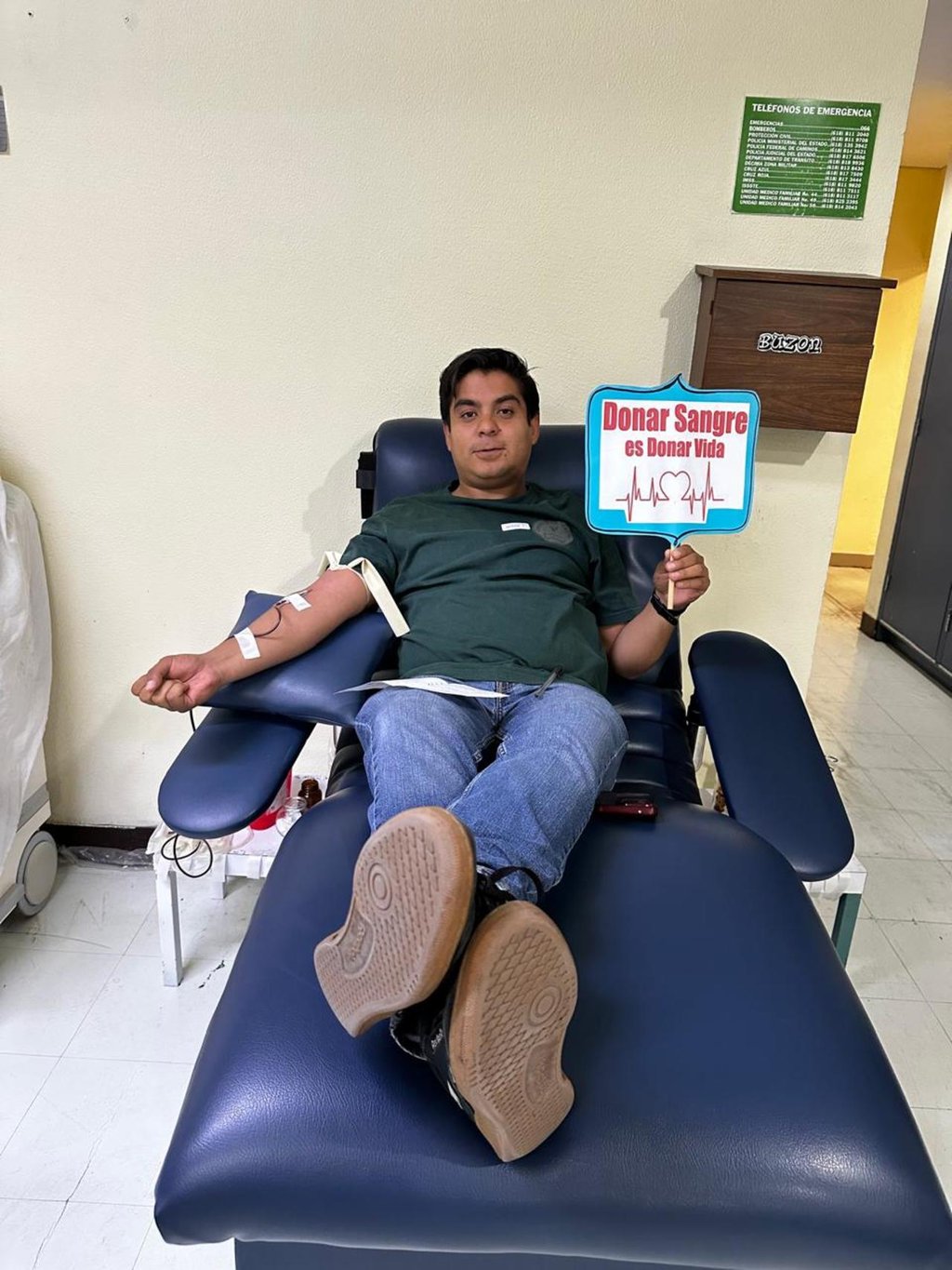 Lista. El IMSS tiene un grupo de donadores altruistas que acuden a donar sangre cuando se requiere alguna unidad urgente.