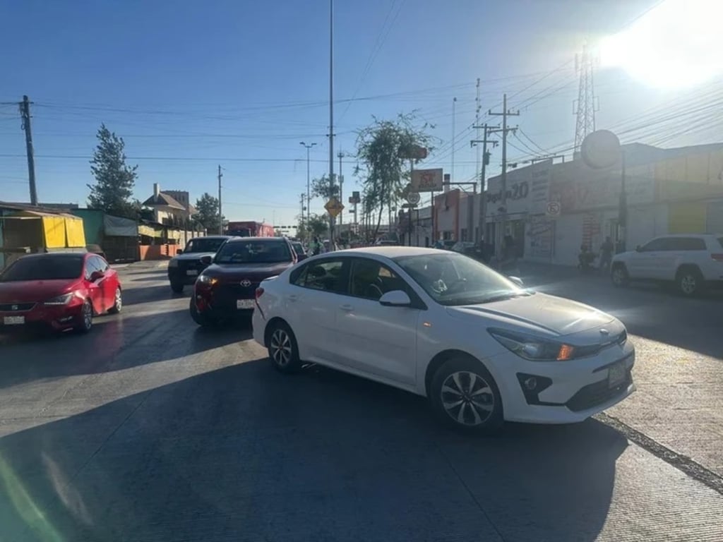 Accidente. Chocaron por alcance en el fraccionamiento Santa Teresa de Gómez Palacio.