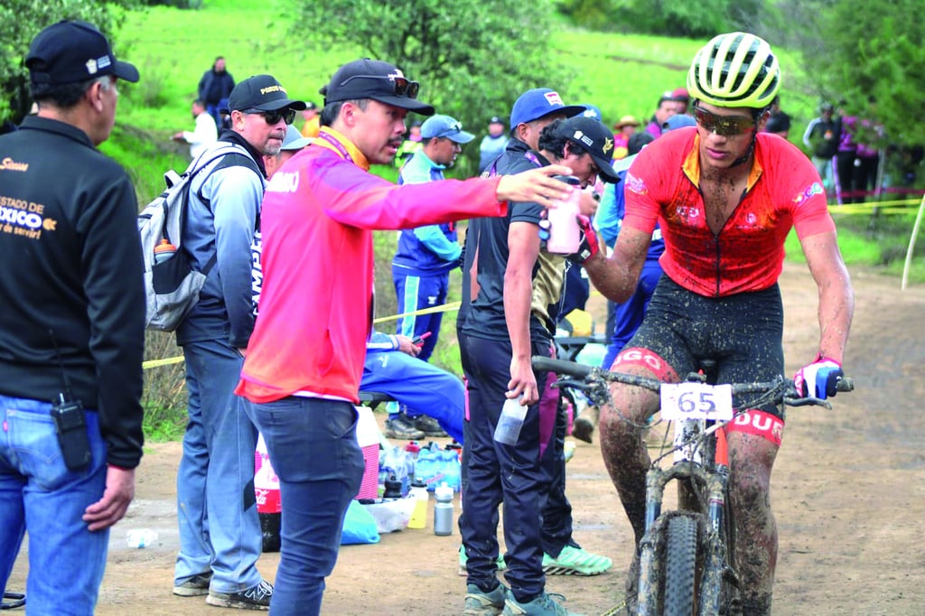 Podio. El duranguense  Josuha Zúñiga se subió al podio en Ciclismo de Montaña en Tlaxcala.
